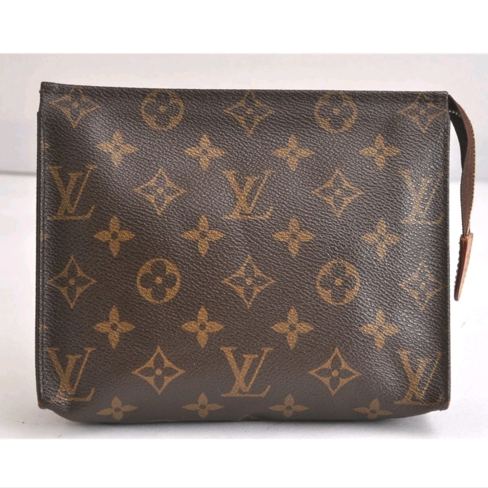 ⭐️Louis Vuitton Monogram Poche Toilette 19 Cosmetics Pouch